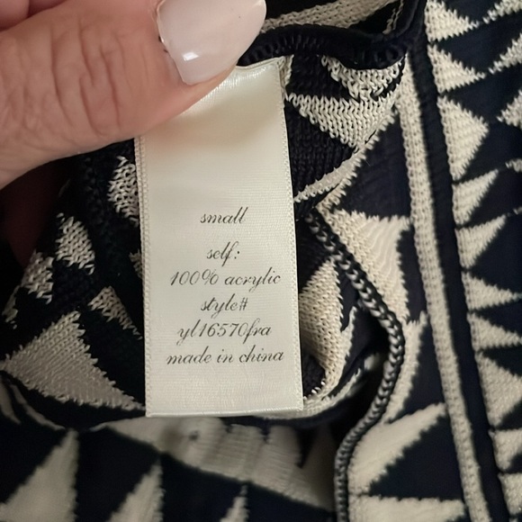 Francesca’s AINA BE A-line Knit Mini Skirt Navy Cream Geometric Print NWT Size S - Picture 9 of 10